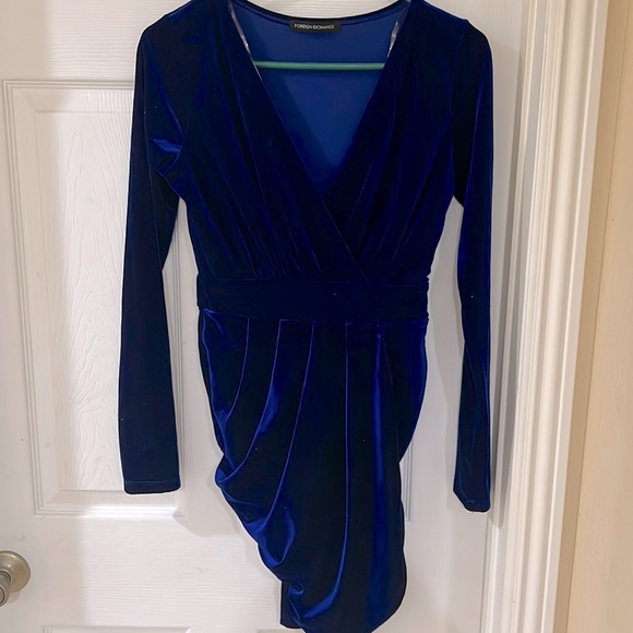 Blue velvet dress - Picture 1 of 2